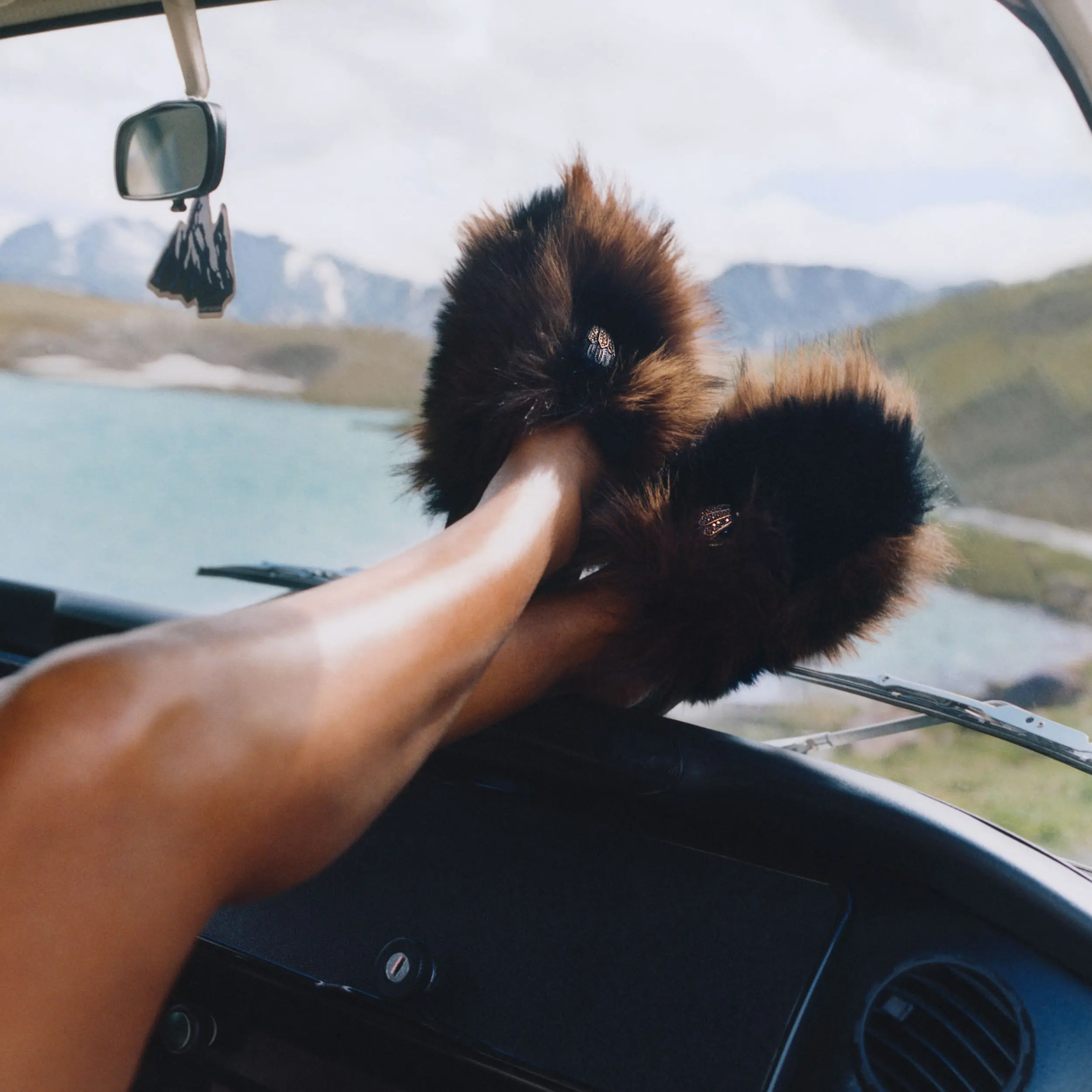 111-kensington-slippers-1.webp