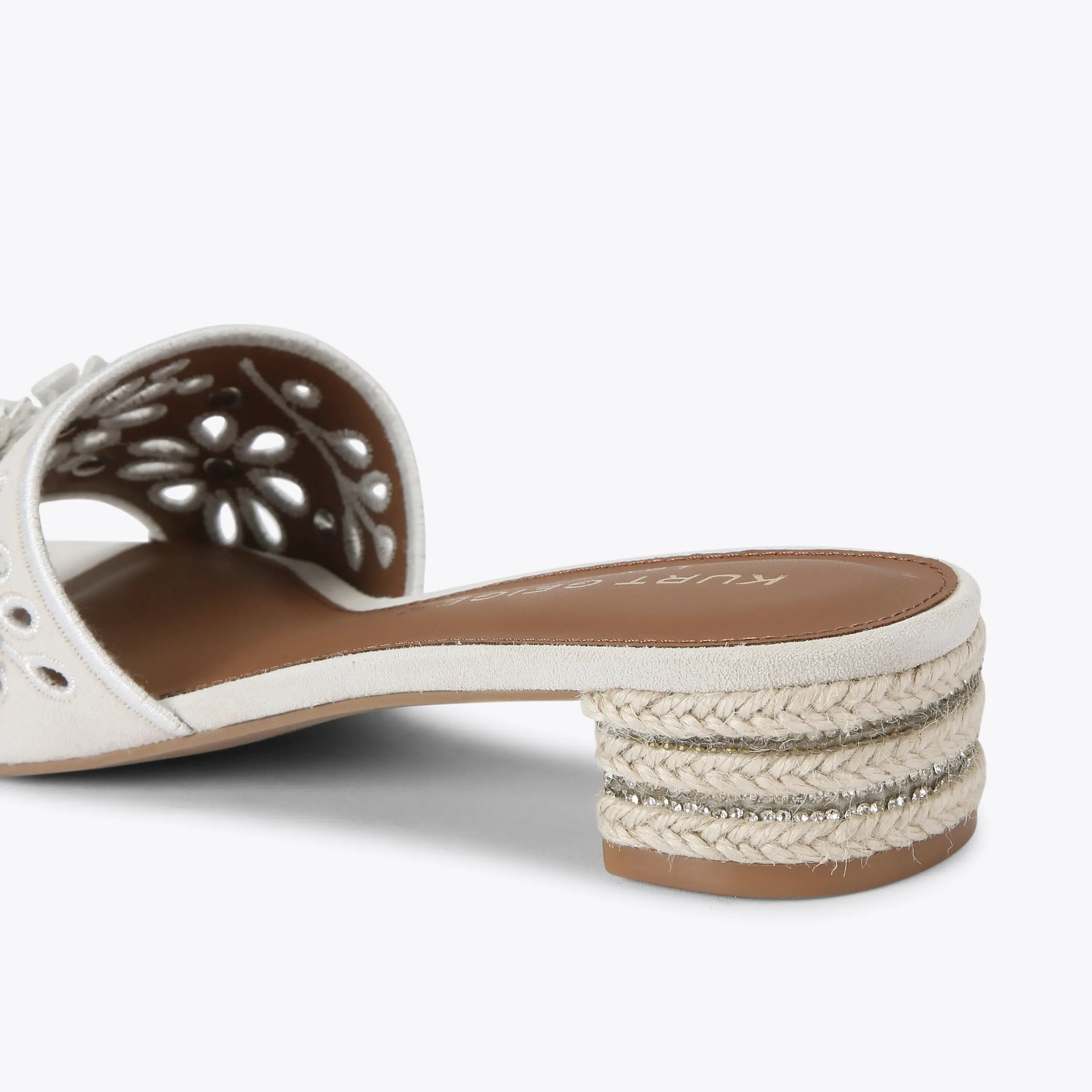 11374-flower-low-sandal-1.webp