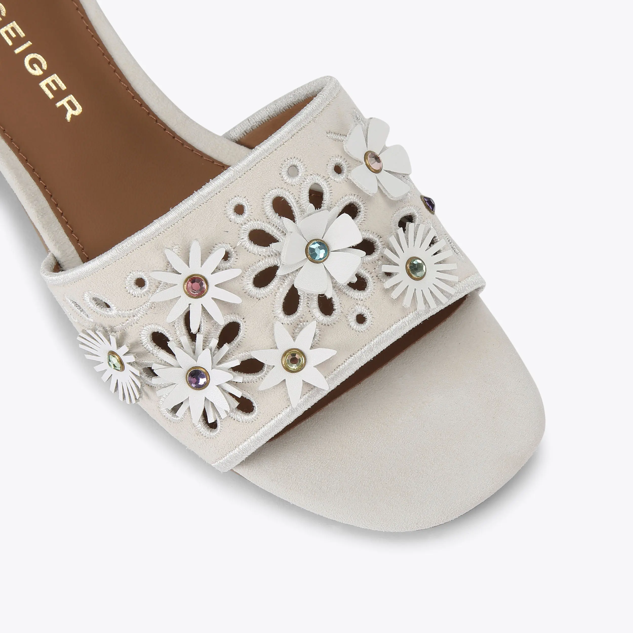 11374-flower-low-sandal-1.webp