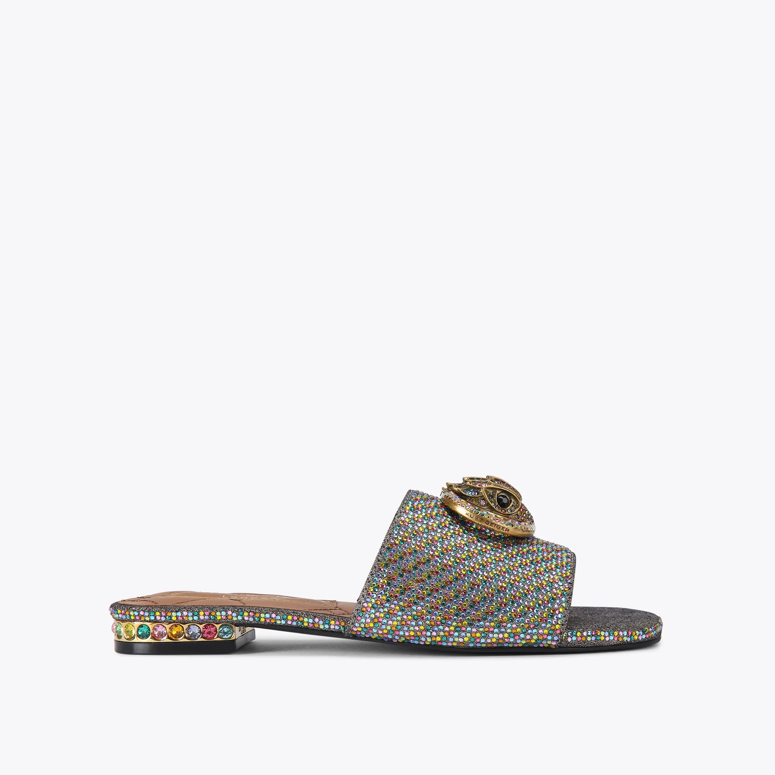 11622-chelsea-flat-sandal-1.webp