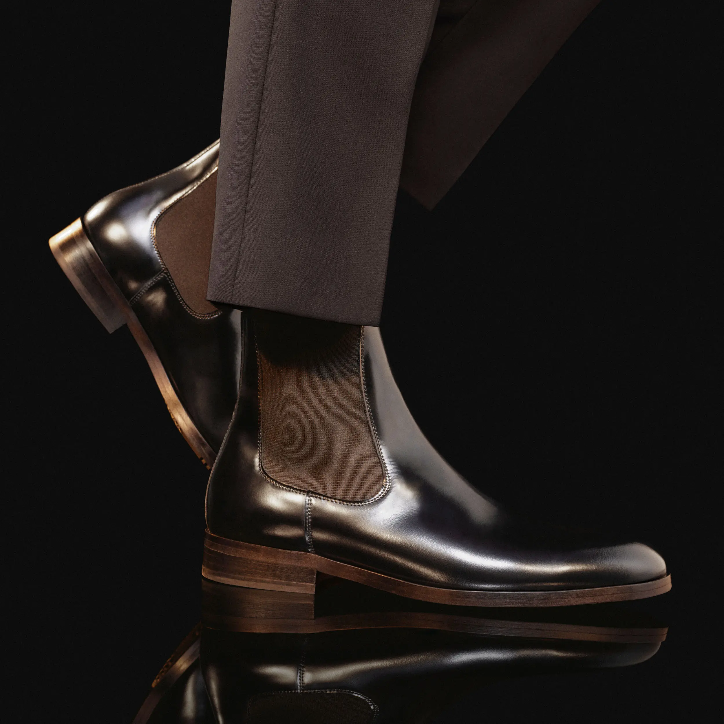 12100-hunter-chelsea-boot-1.webp