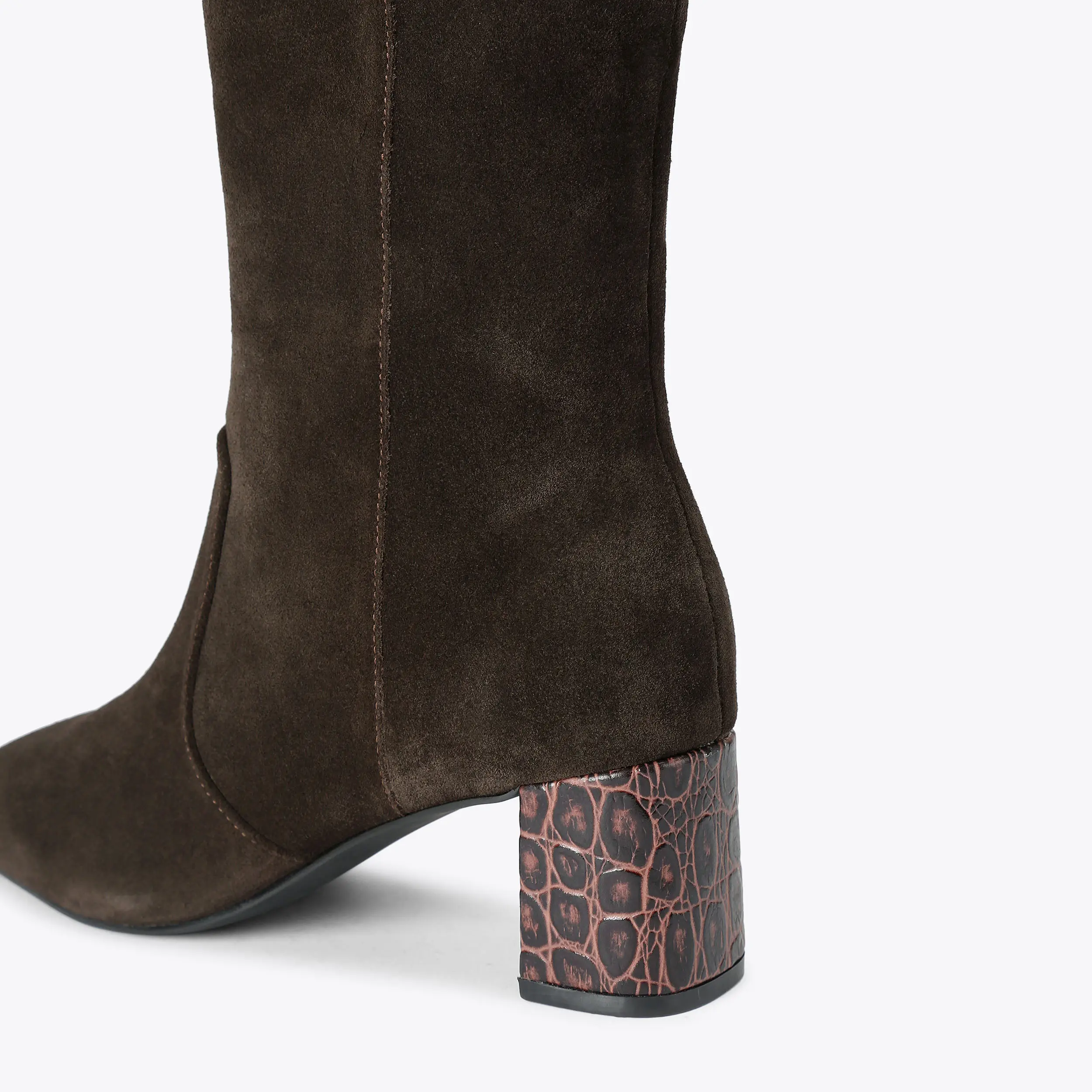 3985-chelsea-trim-knee-boot-1.webp