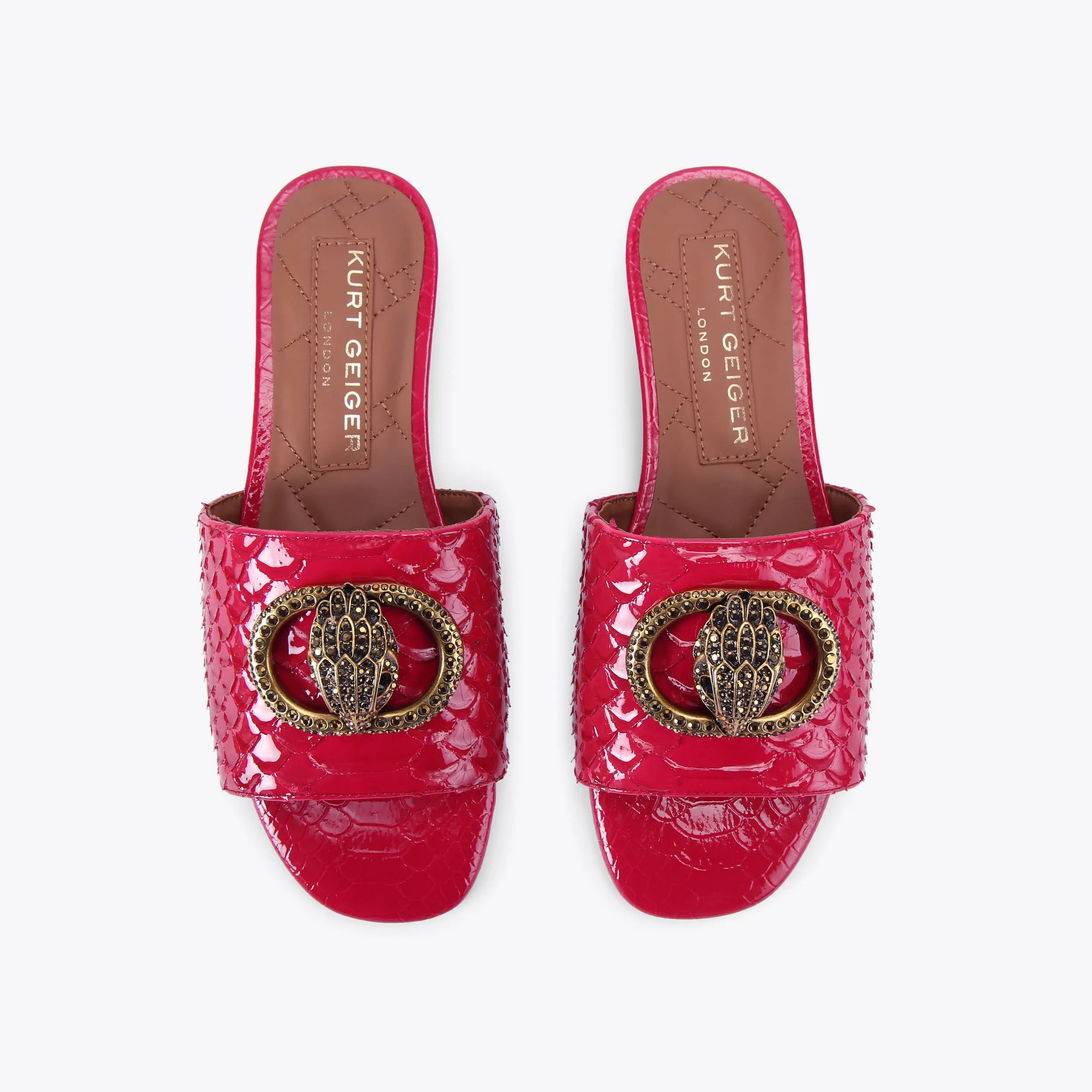 4404-chelsea-flat-sandal-1.webp