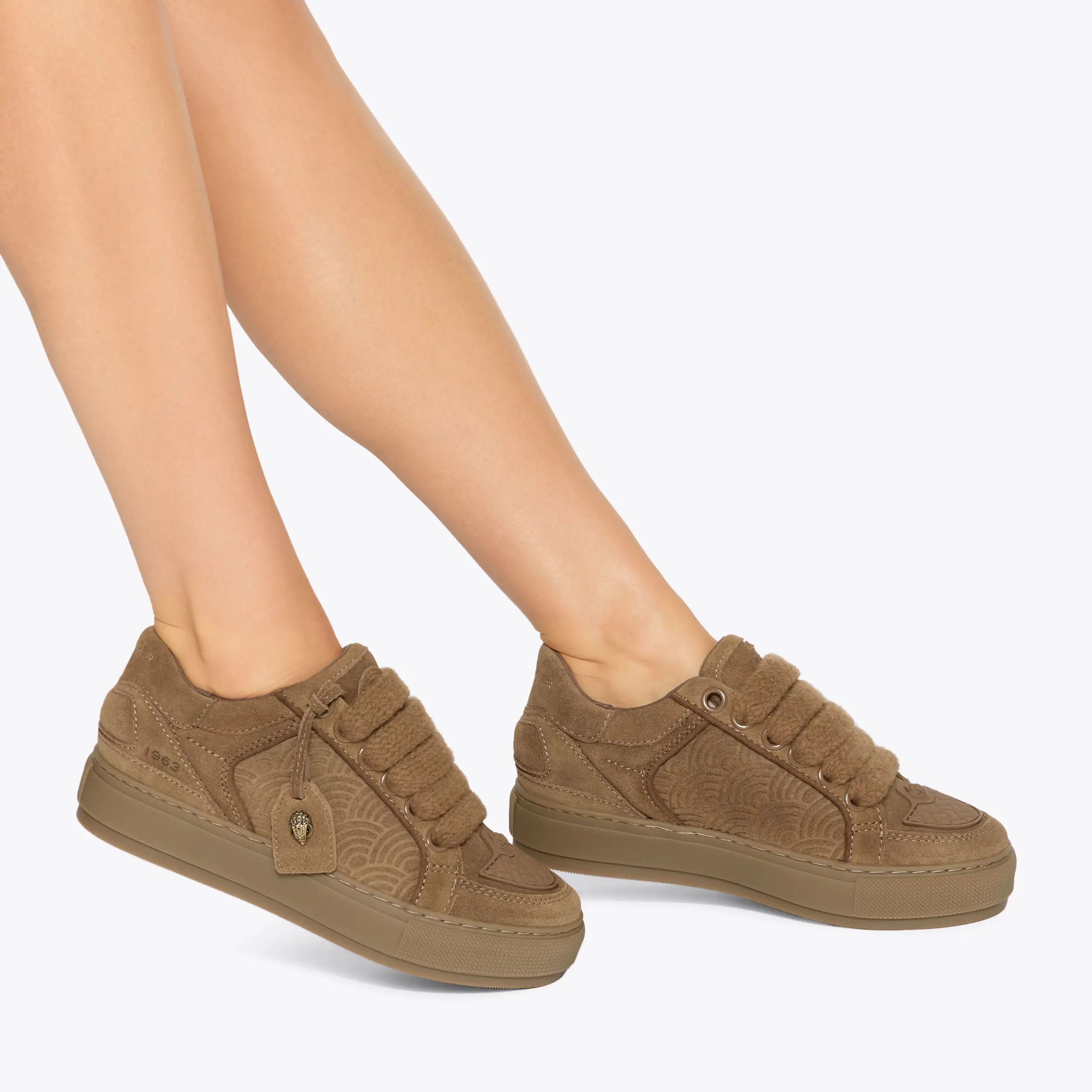 5097-southbank-tag-sneaker-1.webp
