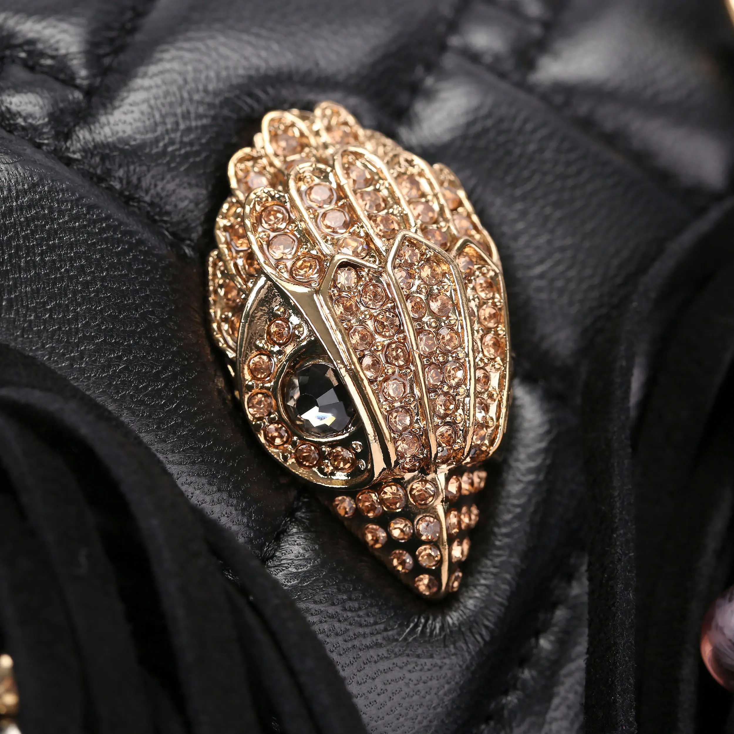 6296-kensington-boston-fringe-bag-1.webp
