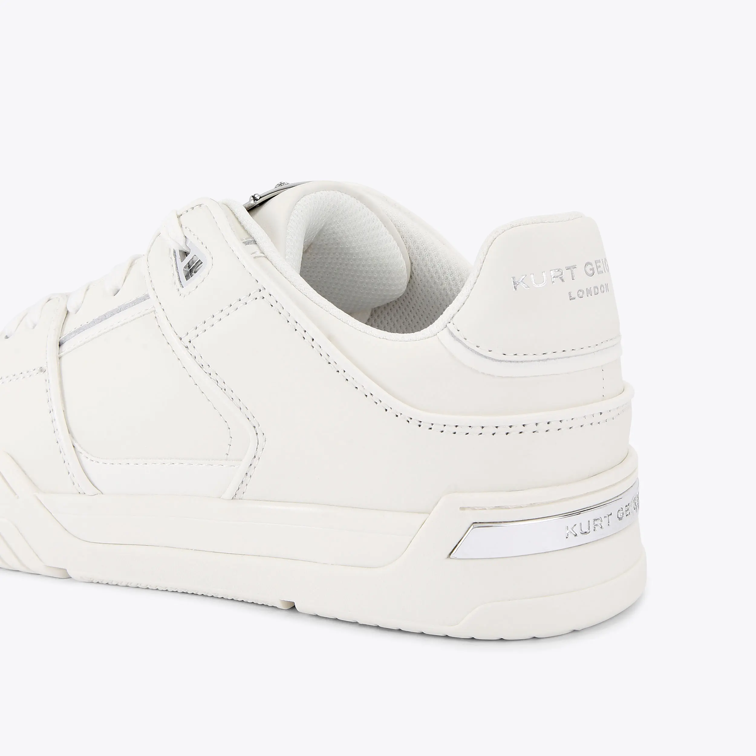 6469-regan-plaque-sneaker-1.webp