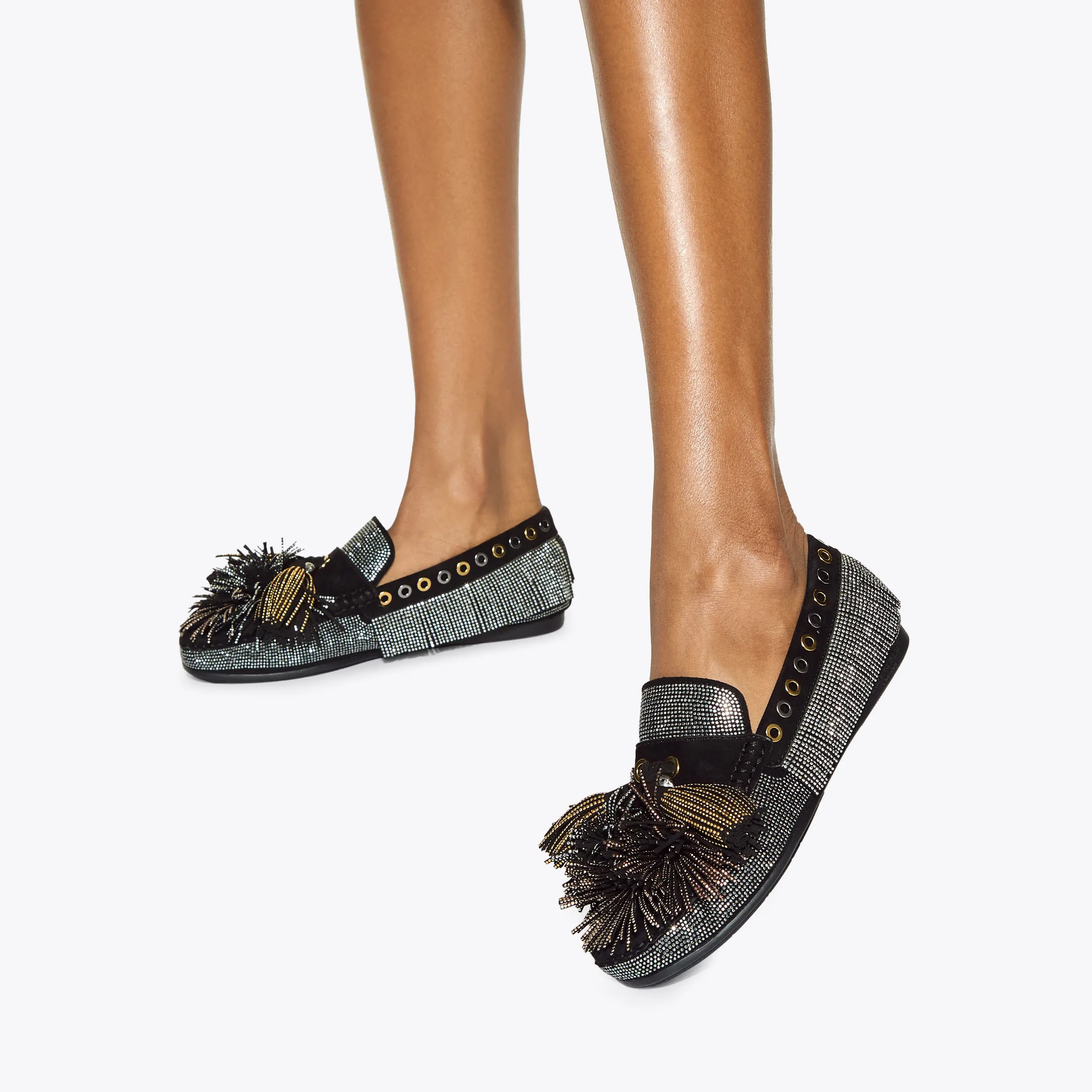 7029-pom-pom-moccasin-1.webp