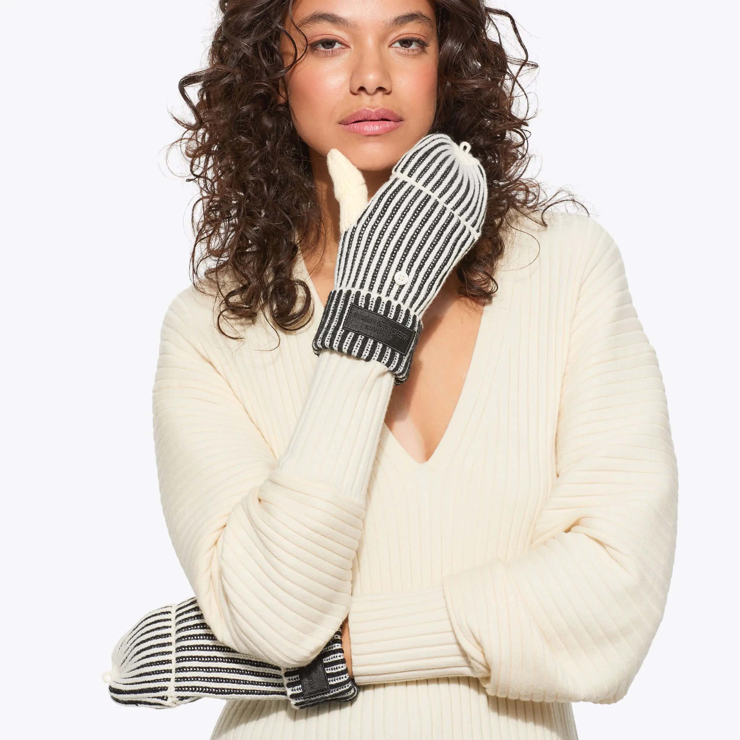 7665-marled-mittens-1.webp