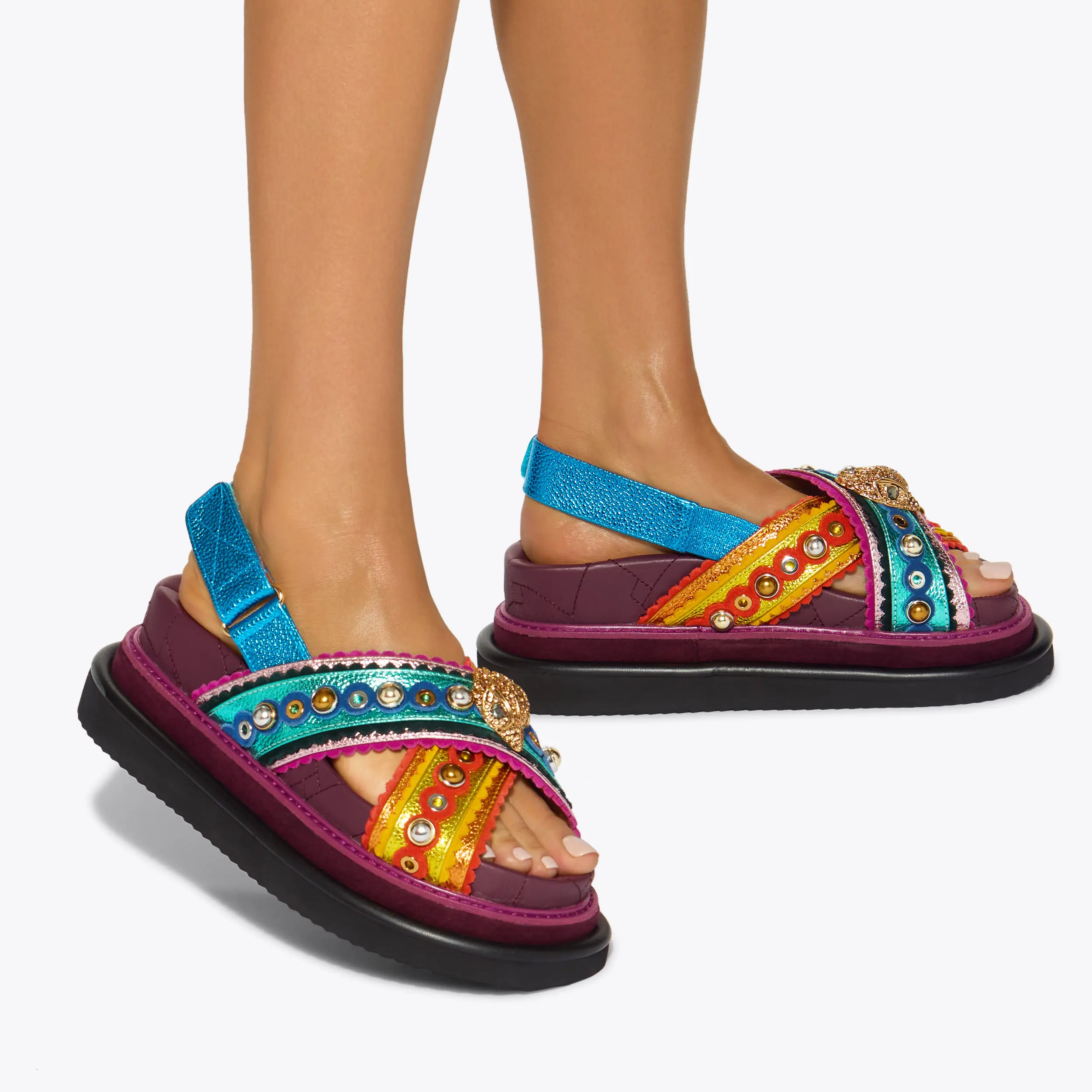 8128-orson-cross-scallop-sandal-1.webp
