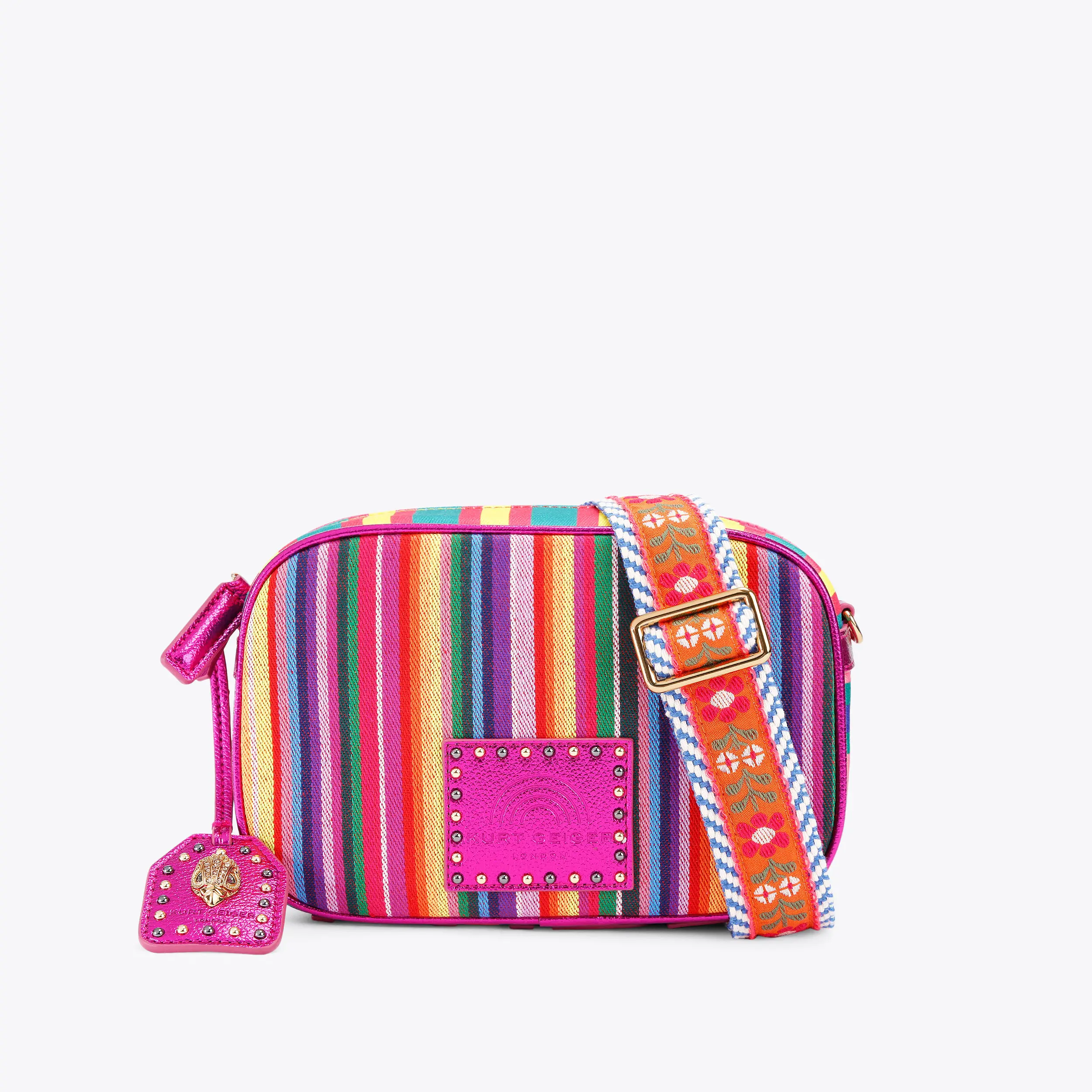 8601-southbank-camera-bag-1.webp