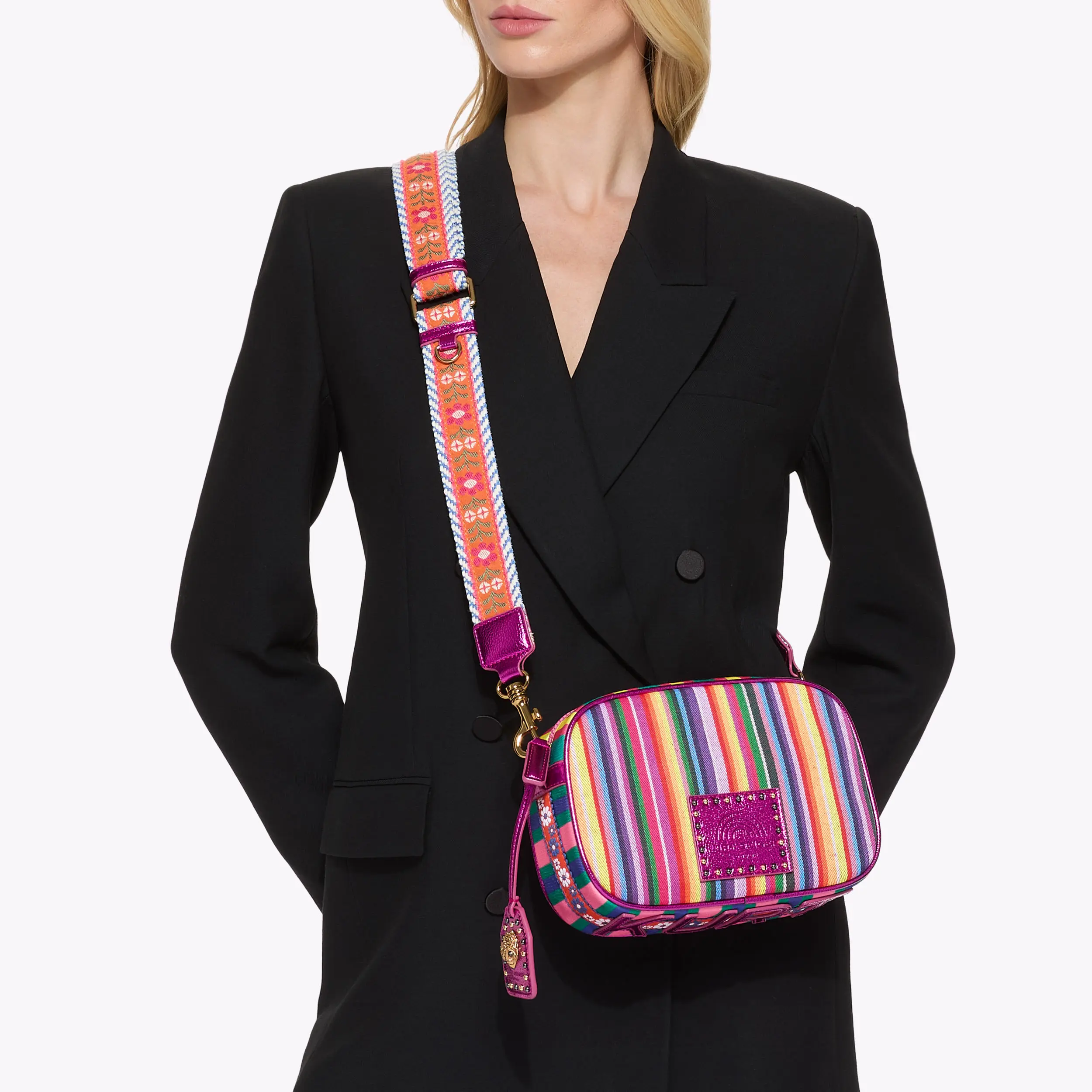 8601-southbank-camera-bag-1.webp