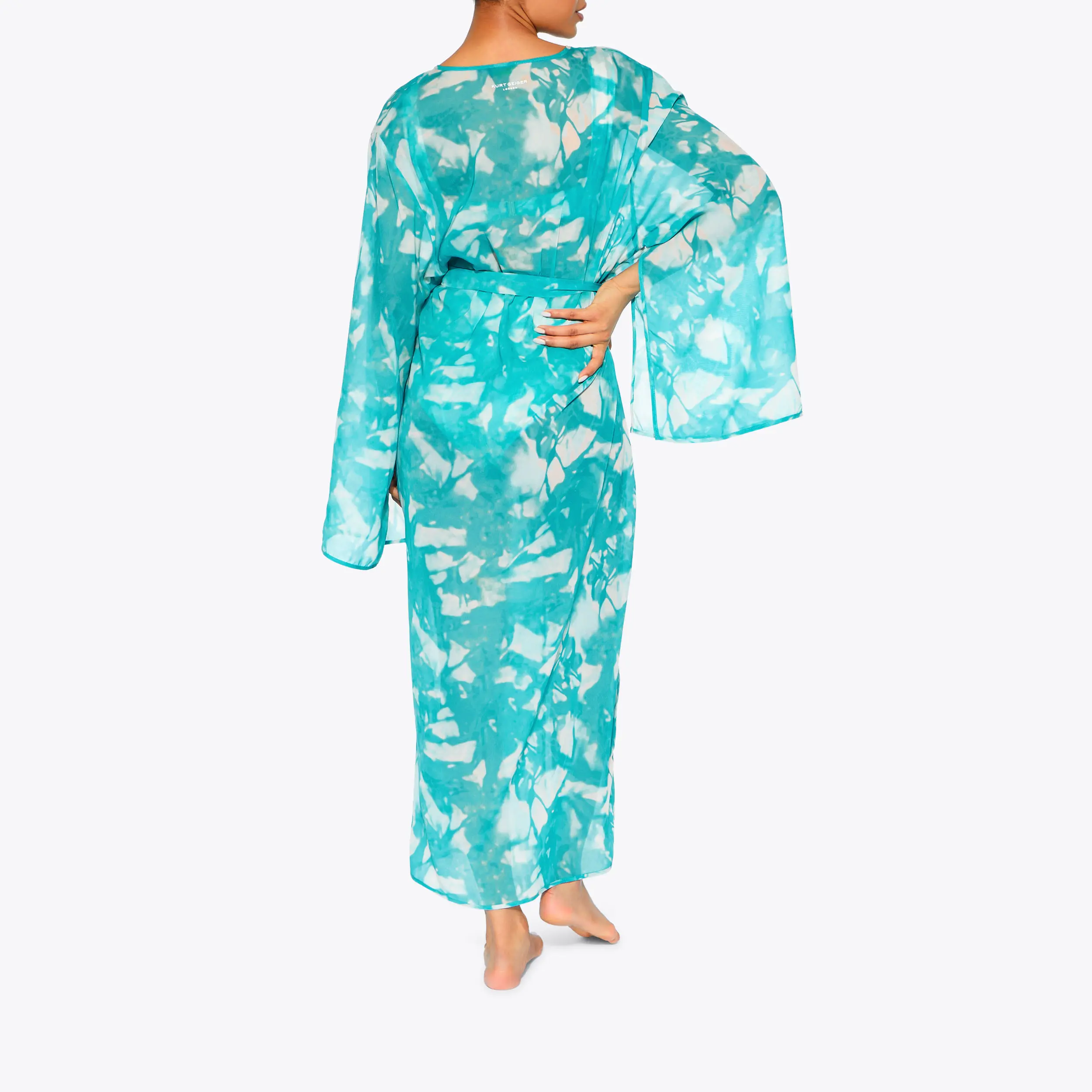 9261-resort-robe-1.webp